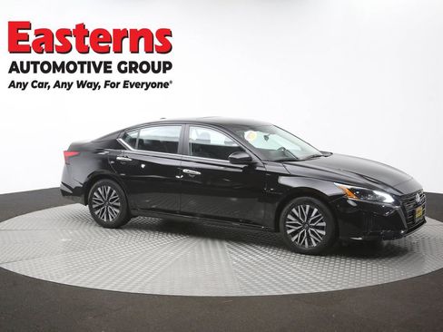 Used 2024 Nissan Altima 2.5 SV w/ SV Premium Package FWD image 45