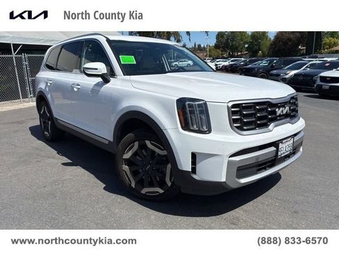 Certified 2023 Kia Telluride S image 1