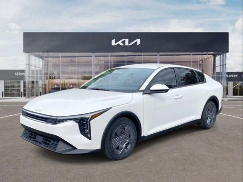 New 2025 Kia K4 LX image 4