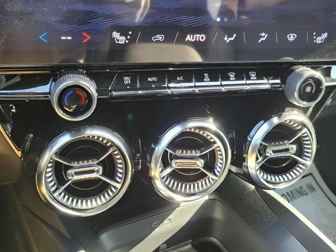 New 2026 Chevrolet Blazer EV LT image 25