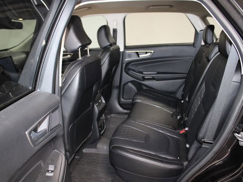 Used 2024 Ford Edge Titanium AWD/4WD image 18