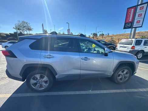 Used 2022 Toyota RAV4 XLE AWD/4WD image 7