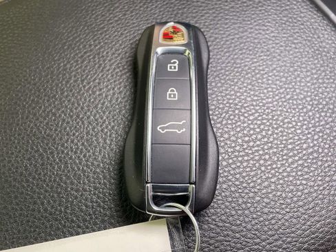 Used 2025 Porsche Cayenne Coupe image 45