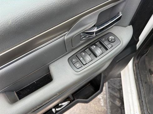 Used 2015 RAM 2500 SLT image 15