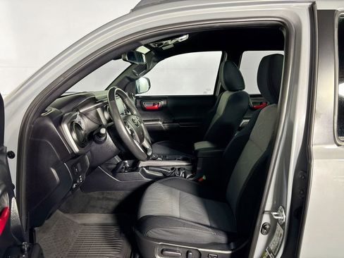 Used 2021 Toyota Tacoma TRD Off-Road w/ Technology Package image 11