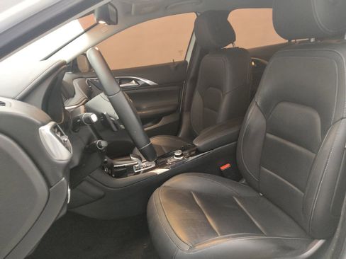 Used 2017 INFINITI QX30 Premium w/ Technology Package image 17