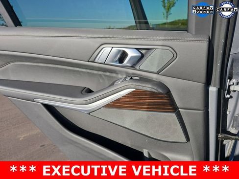 Used 2025 BMW X7 xDrive40i image 16