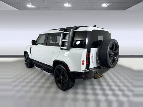 Used 2022 Land Rover Defender 110 X-Dynamic SE AWD/4WD image 3