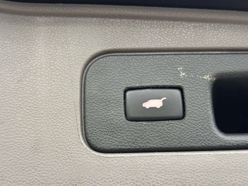 Used 2016 Honda Odyssey Touring Elite image 19