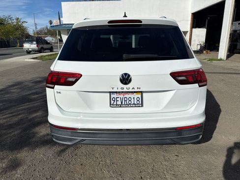 Used 2022 Volkswagen Tiguan SE image 4