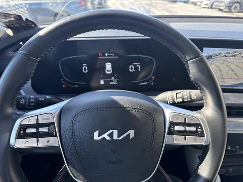 Used 2023 Kia Telluride S image 28