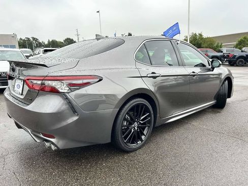 Used 2023 Toyota Camry XSE FWD image 3