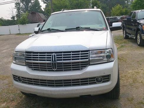 Used 2012 Lincoln Navigator 4WD image 10