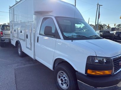 New 2025 GMC Savana 3500 w/ Power Convenience Package