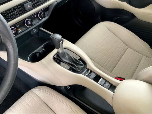 Used 2025 Honda HR-V LX image 17