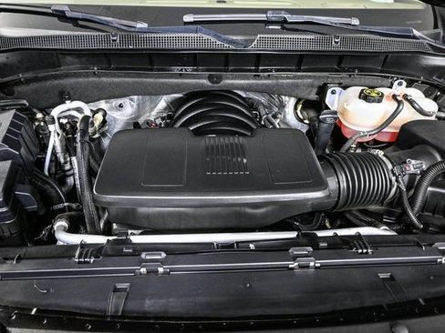 Used 2023 Chevrolet Suburban Premier image 39