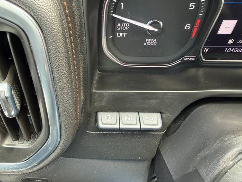 Used 2021 GMC Sierra 1500 AT4 w/ Technology Package AWD/4WD image 25