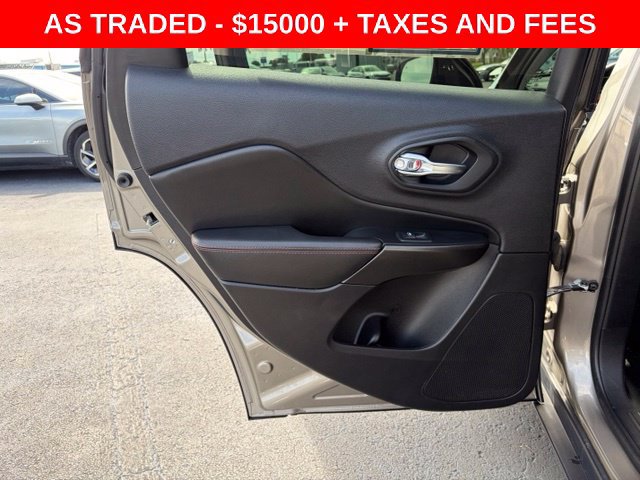 Used 2019 Jeep Cherokee Trailhawk w/ Cold Weather Group AWD/4WD image 13