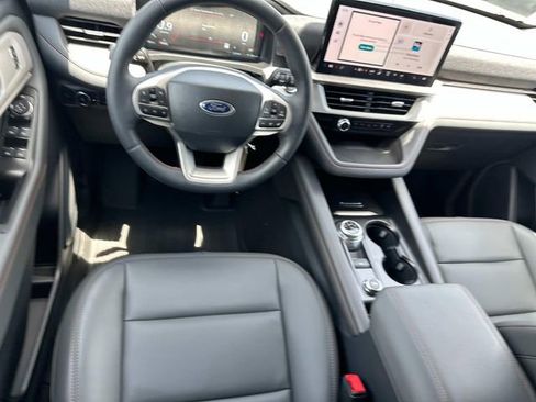 New 2025 Ford Explorer Active w/ Active Comfort Package image 24