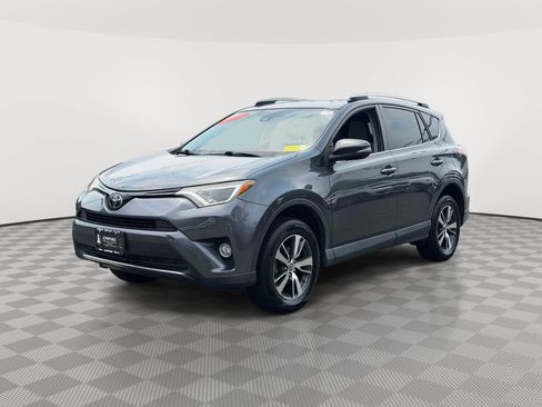 Used 2018 Toyota RAV4 XLE FWD image 3