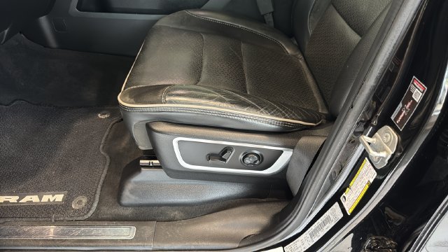 Used 2019 RAM 1500 Laramie AWD/4WD image 8