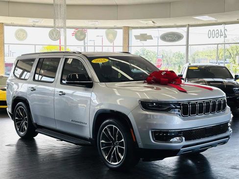 Used 2024 Jeep Wagoneer Series III AWD/4WD image 1