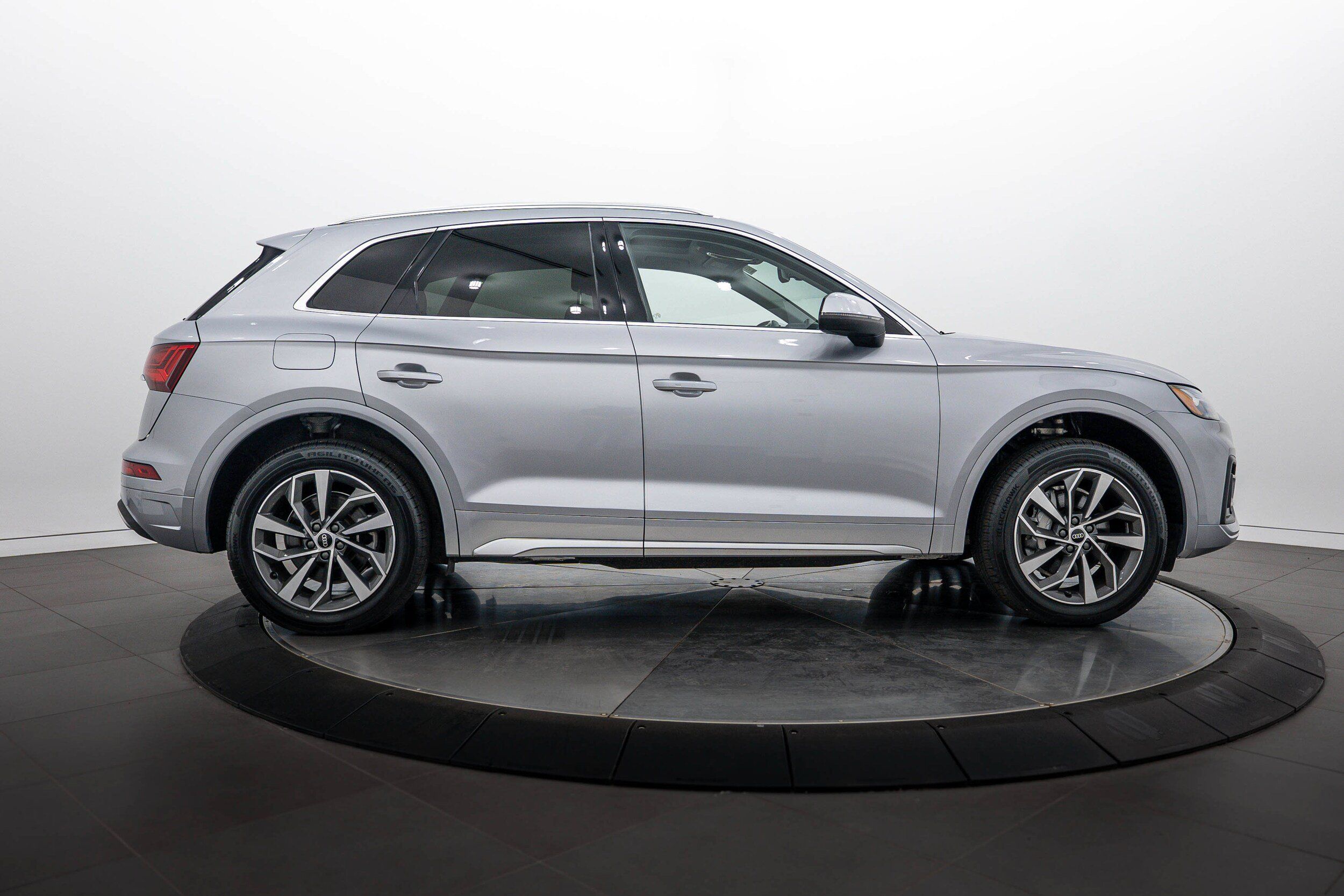 Used 2021 Audi Q5 2.0T Premium AWD/4WD image 3