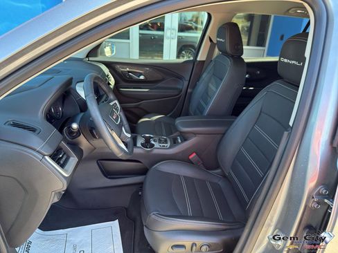 Used 2023 GMC Terrain Denali image 18