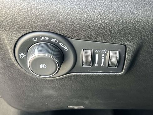 Certified 2022 Jeep Compass Latitude w/ Sun and Sound Group AWD/4WD image 21