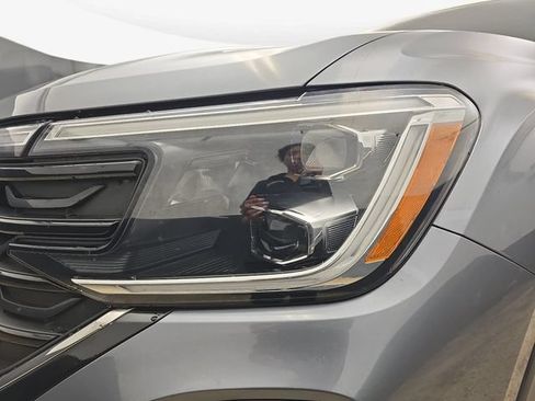 Used 2024 Volkswagen Atlas Cross Sport SE FWD image 31