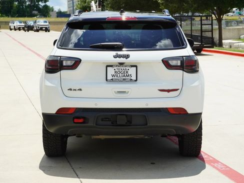 Used 2025 Jeep Compass Trailhawk w/ Trailhawk Elite Group AWD/4WD image 4