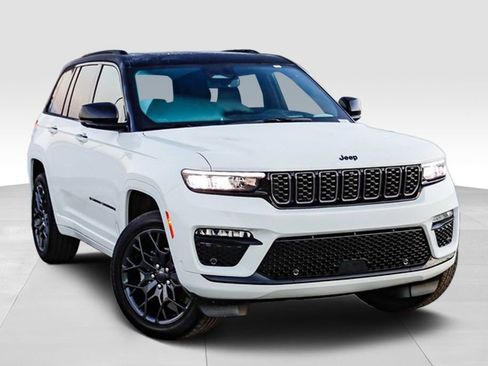 New 2025 Jeep Grand Cherokee Summit image 2