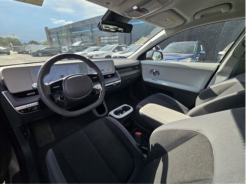 Used 2024 Hyundai Ioniq 5 SEL RWD image 2