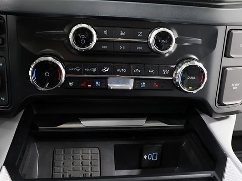 Used 2024 Ford F350 Limited w/ FX4 Off-Road Package image 10