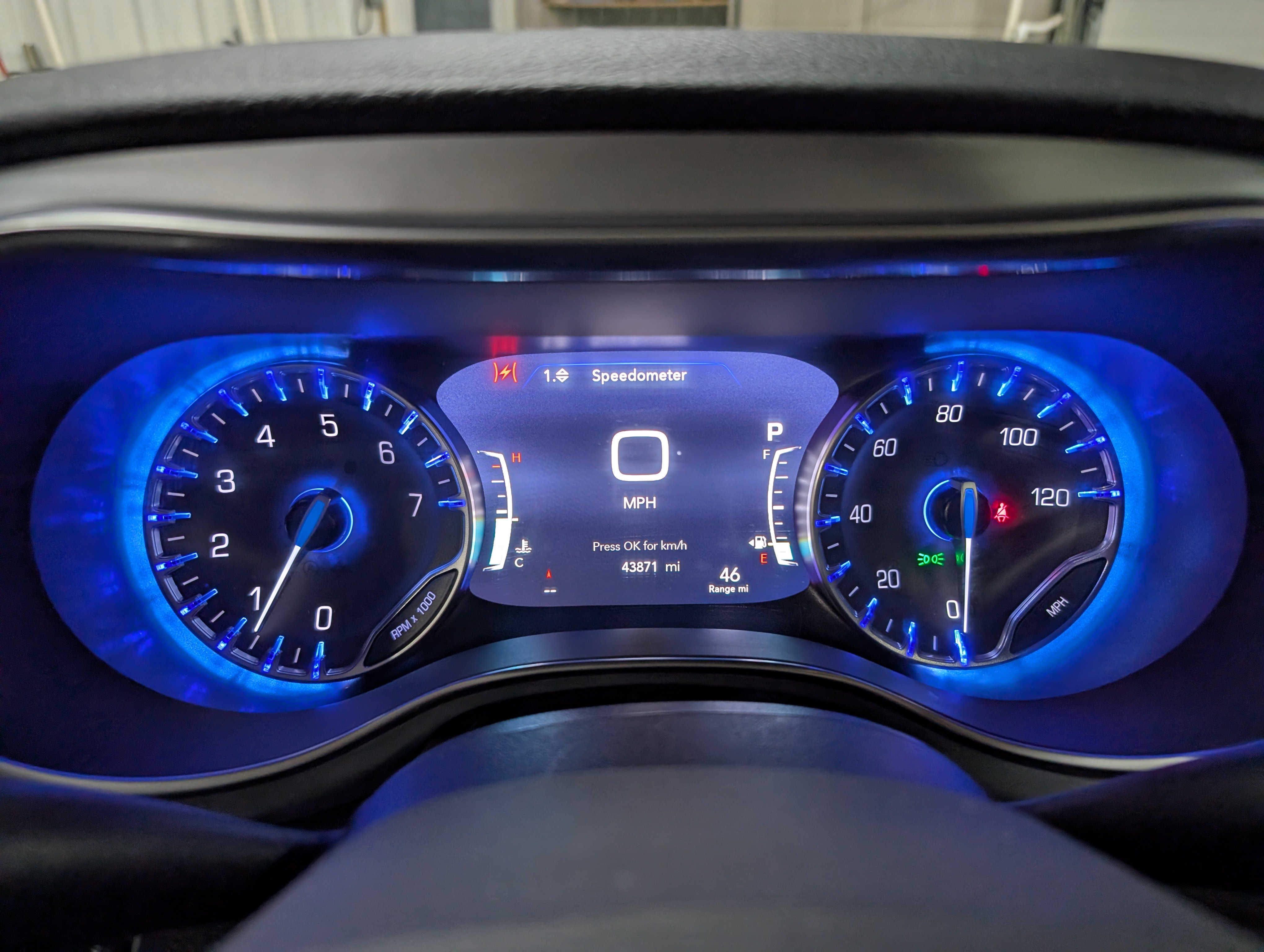 Used 2025 Chrysler Pacifica Limited FWD image 18