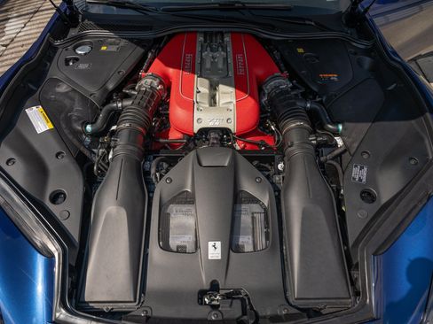 Used 2021 Ferrari 812 GTS RWD image 12