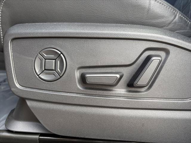 Used 2025 Audi SQ5 Premium Plus AWD/4WD image 11