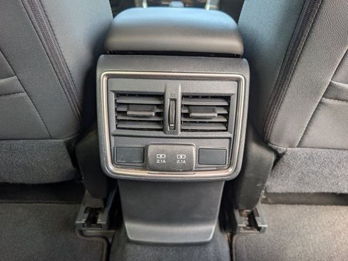Used 2020 Subaru Forester Premium AWD/4WD image 7
