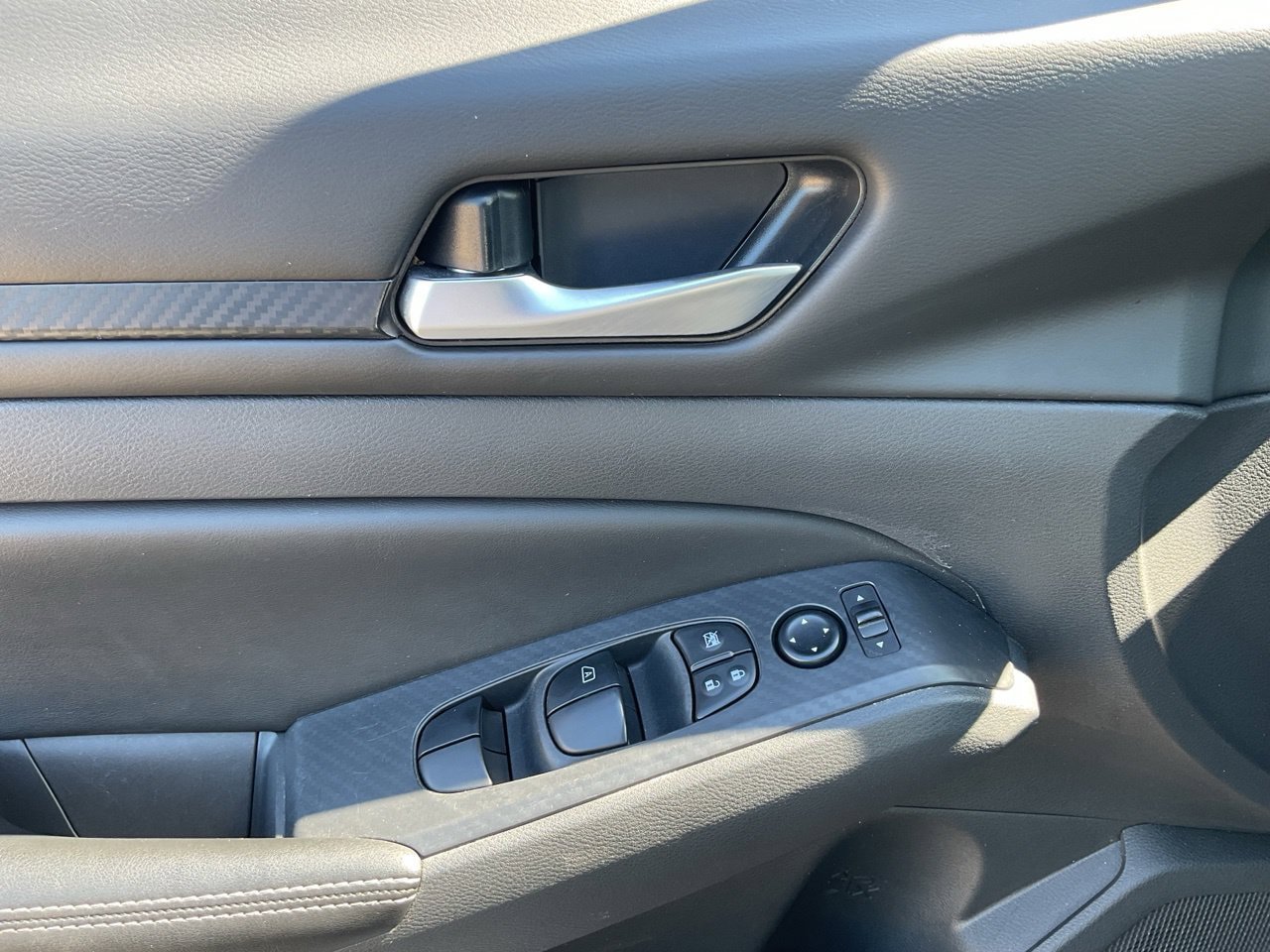 Used 2025 Nissan Altima 2.5 SV FWD image 19