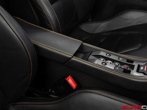 Used 2016 McLaren 675LT Spider RWD image 39