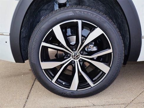 New 2026 Volkswagen Atlas SEL Premium R-Line AWD/4WD image 9