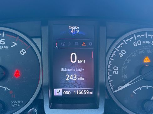 Used 2019 Toyota Tacoma TRD Off-Road image 15