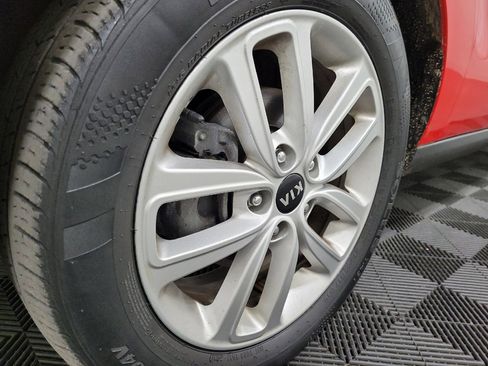 Used 2019 Kia Soul + image 31