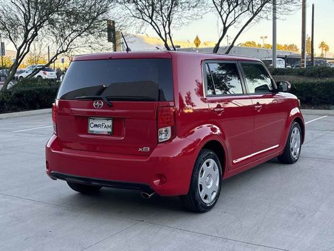 Used 2014 Scion xB image 3