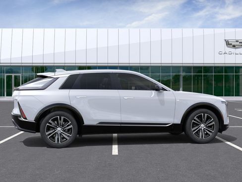 New 2027 Cadillac Lyriq Luxury RWD image 5