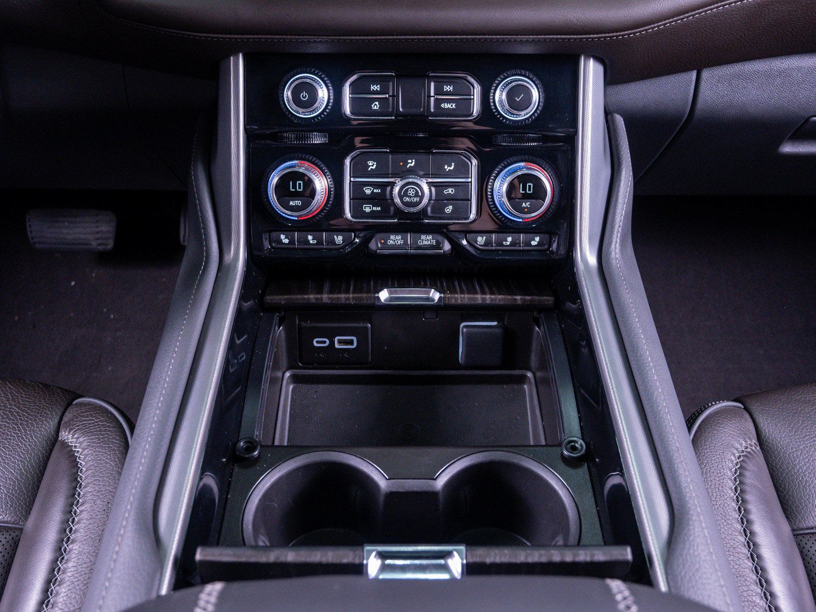 Used 2023 GMC Yukon Denali w/ Denali Reserve Package AWD/4WD image 30