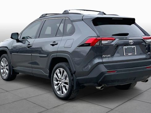 Used 2023 Toyota RAV4 XLE Premium image 11