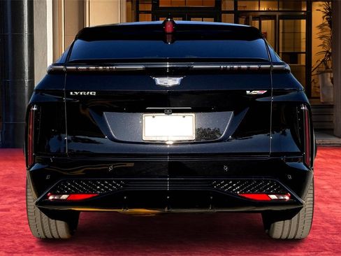 New 2026 Cadillac Lyriq V image 5