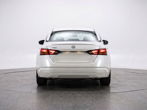 Used 2025 Nissan Altima 2.5 SV FWD image 7