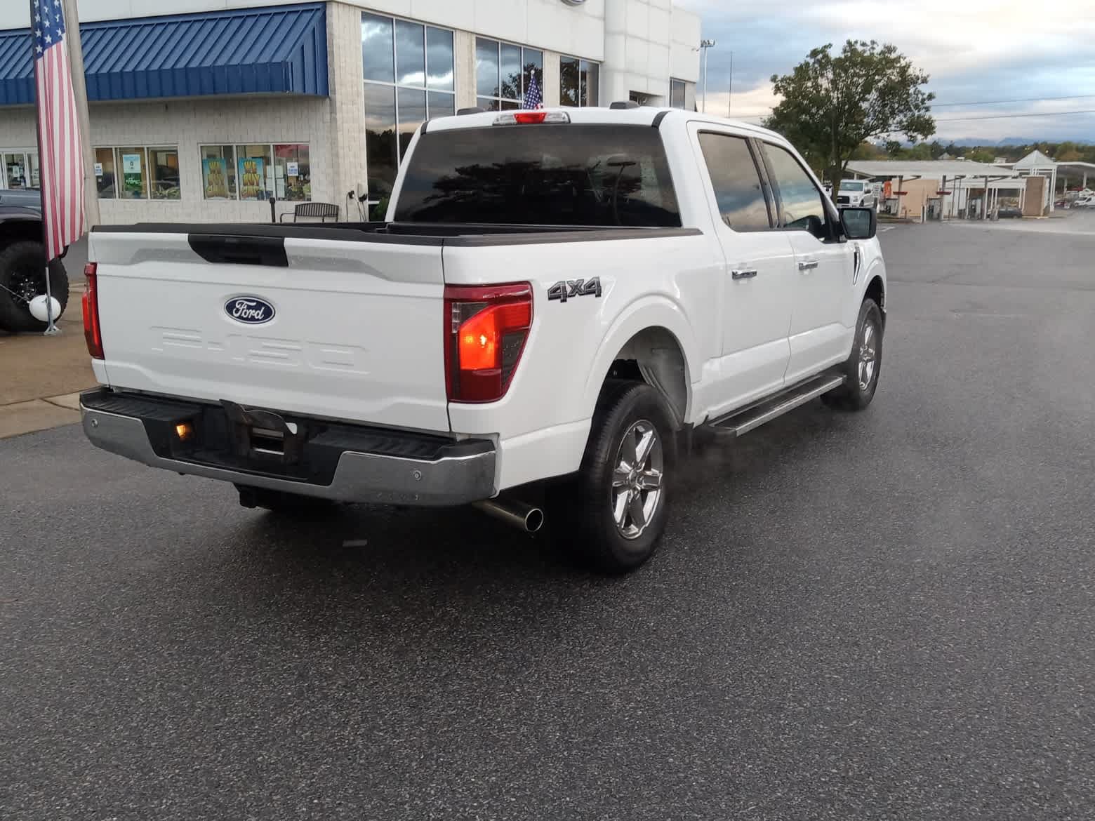 Used 2025 Ford F150 XLT w/ Equipment Group 301A Standard AWD/4WD image 6